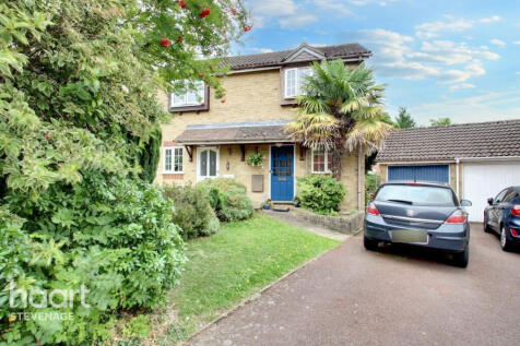 Kings Walden Rise, Stevenage 3 bed semi