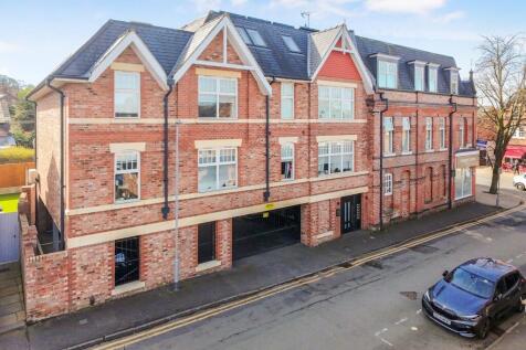 2 bedroom flat for sale