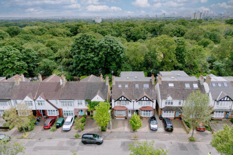 5 bedroom semi-detached house for sale