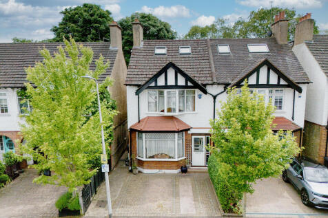 5 bedroom semi-detached house for sale