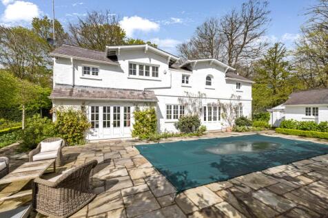 Queens Hill, Ascot 3 bed property for sale