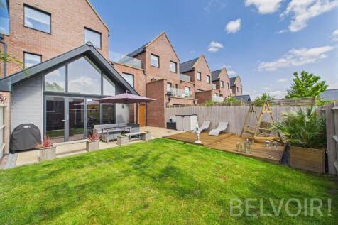 Lady Herbert Way, Shrewsbury, SY3 4 bed townhouse for sale