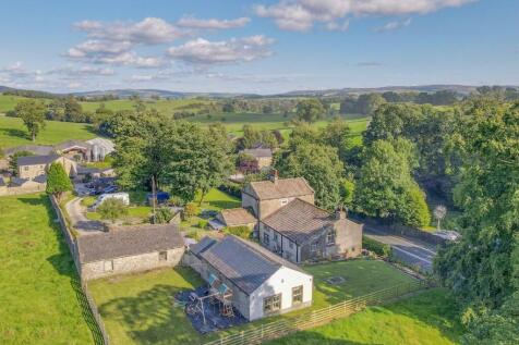 5 bedroom semi-detached house for sale