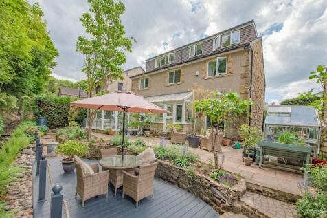 6 bedroom detached house for sale