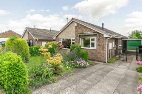 Low Garth Road, Sherburn In Elmet, Leeds 2 bed detached bungalow for sale