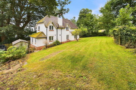 4 bedroom cottage for sale