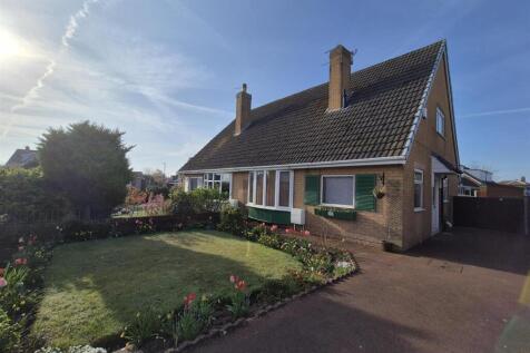 2 bedroom semi-detached bungalow for sale