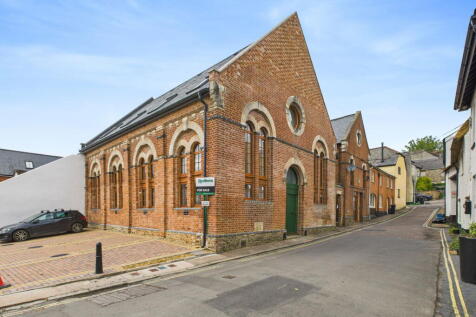 3 bedroom town house for sale