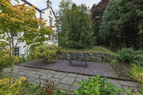 3 bedroom flat for sale