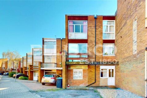 Windsor Crescent, Wembley, HA9 6 bed townhouse for sale