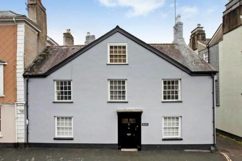 6 bedroom town house for sale