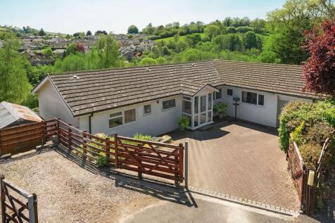 4 bedroom bungalow for sale