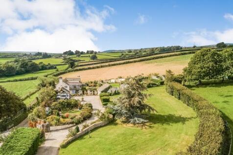 6 bedroom country house for sale
