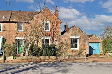 High Street, Cuckfield 2 bed village house for sale