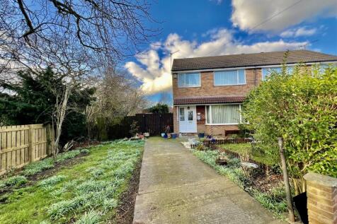 3 bedroom semi-detached house for sale
