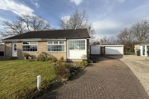 2 bedroom semi-detached bungalow for sale