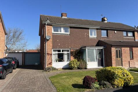 Woodlands Way, Hurworth Place 3 bed semi