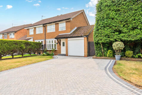 Meteor Close, Woodley, Reading 3 bed semi