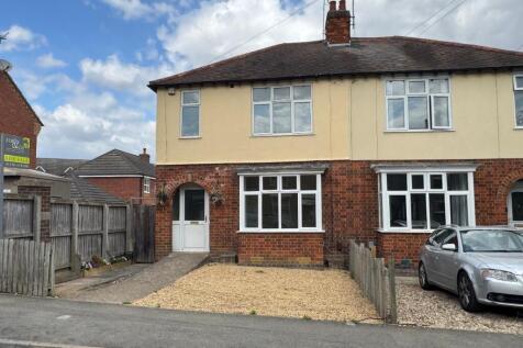 NO CHAIN Rushton Road, Desborough 3 bed semi