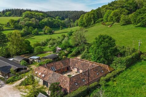 5 bedroom country house for sale