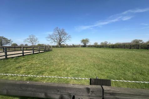 Marston, Wiltshire Equestrian property for sale