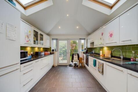 Woodlands Road, Haywards Heath, RH16 3 bed house for sale