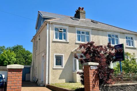 Brynteg Gardens, Bridgend County... 4 bed semi