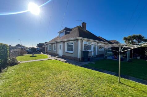 Penylan Close, Porthcawl. Bridgend... 3 bed detached bungalow for sale