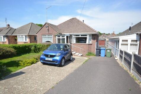 Sopers Lane, Poole BH17 3 bed detached bungalow for sale