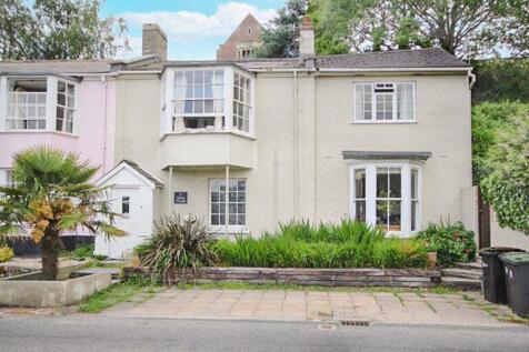 4 bedroom end of terrace house for sale