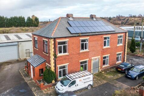 Detached house for sale