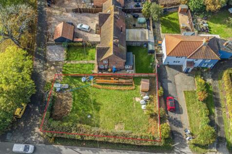 Great Totham 2 bed property with land for sale