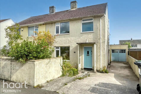 3 bedroom semi-detached bungalow for sale