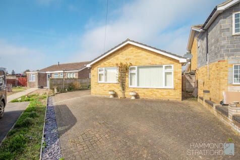 2 bedroom detached bungalow for sale