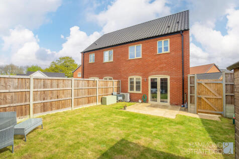2 bedroom semi-detached house for sale