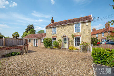 New North Road, Attleborough 3 bed detached house for sale