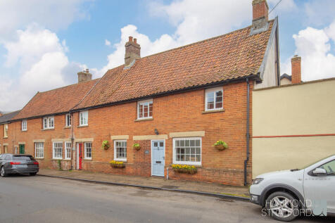 King Street, New Buckenham 4 bed end of terrace house for sale