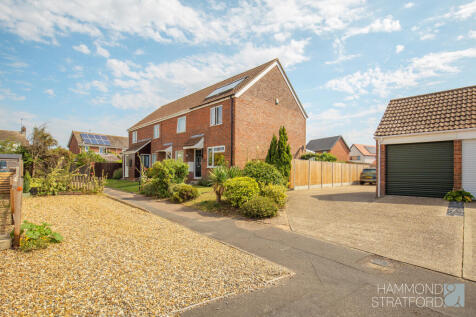 Garlondes, East Harling 2 bed end of terrace house for sale