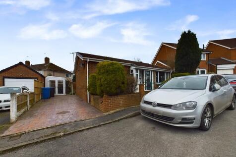 Laurel Garth Close, Old Whittington 2 bed detached bungalow for sale