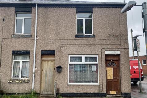 Ground floor studio flat for sale