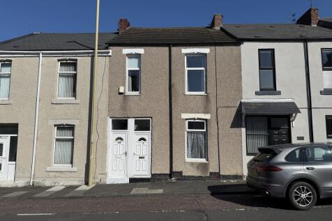 1 bedroom ground floor flat for sale