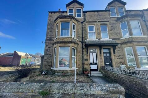 End of terrace house for sale