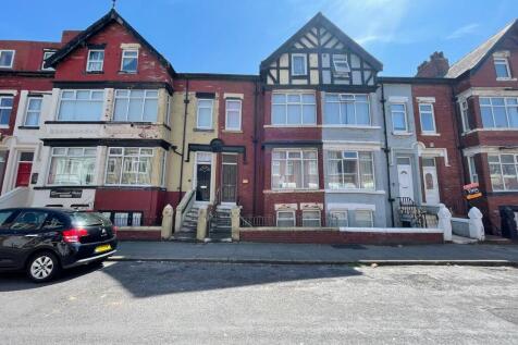 Terraced house for sale