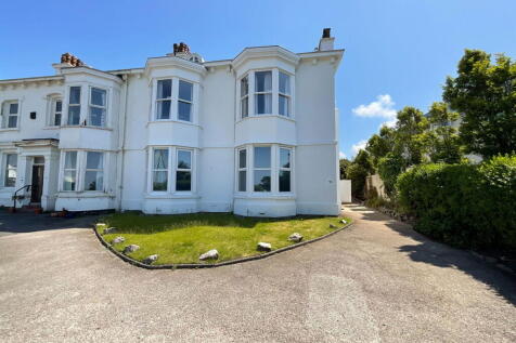 Promenade, Southport PR8 2 bed ground floor flat for sale