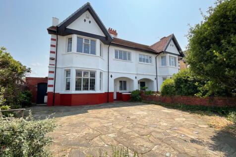6 bedroom semi-detached house for sale