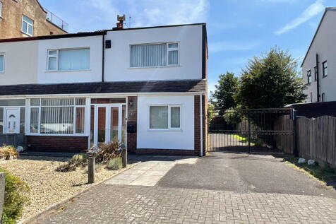 Chesterfield Road, Southport PR8 3 bed semi