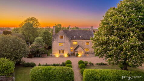 6 bedroom detached house for sale