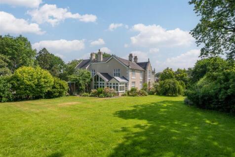 Gobowen, Oswestry 6 bed house for sale