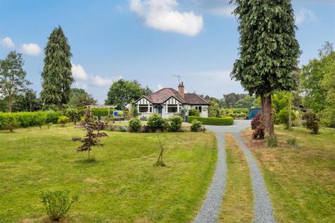 Chapel Lane, Knockin Heath, Oswestry. 4 bed house for sale