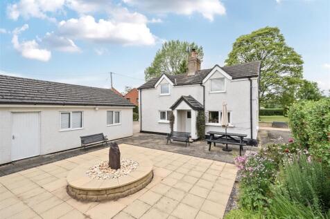 Ifton Heath, St. Martins, SY11 3DH. 3 bed house for sale